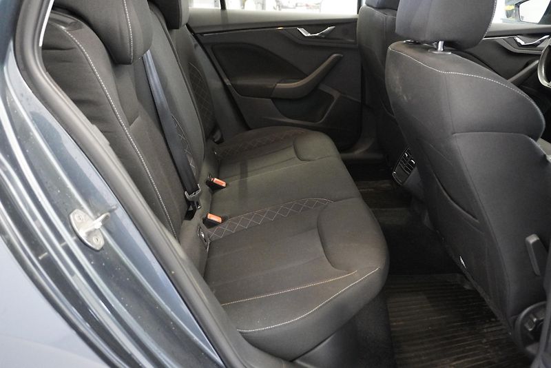 Škoda Kamiq 1.6 TDI AMBITION DSG - fotka 22 z 28