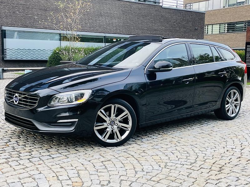 Volvo V60 2.0D 5VÁLEC AUT SERVISKA TAŽNÉ - fotka 3 z 44