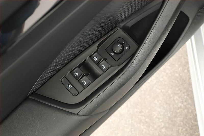 Škoda Octavia (2022) Ambition 2.0 TDI, ČR,1.maj - fotka 16 z 18