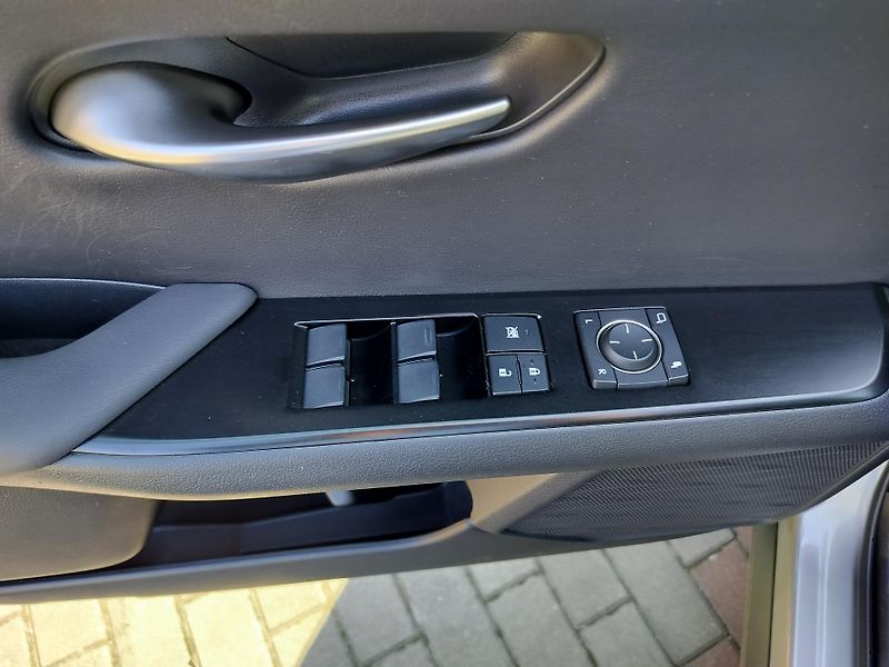 Lexus UX 250h BUSINESS edition,alcantara - fotka 10 z 25