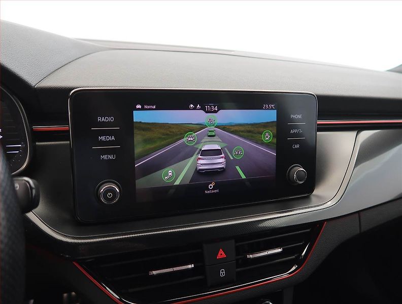 Škoda Kamiq (2021) Monte Carlo 1.0 TSI - fotka 16 z 28