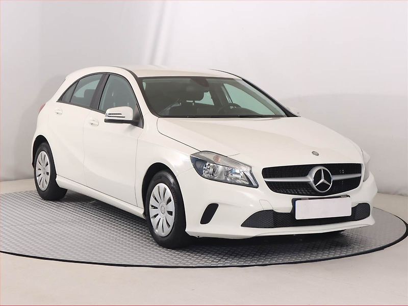 Mercedes-Benz Třídy A (2016) A 180, Serv.kniha - fotka 1 z 16