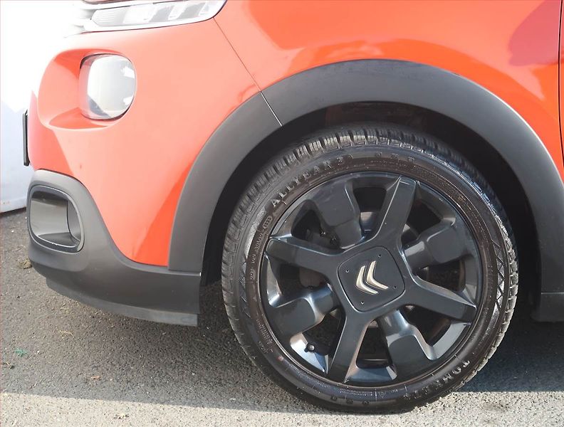 Citroën C3 (2018) Shine 1.2 PureTech, Serv.kniha - fotka 14 z 19