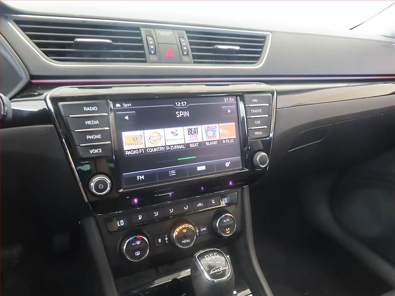 Škoda Superb (2016) Laurin&Klement 2.0 TDI, 4X4 - fotka 12 z 26