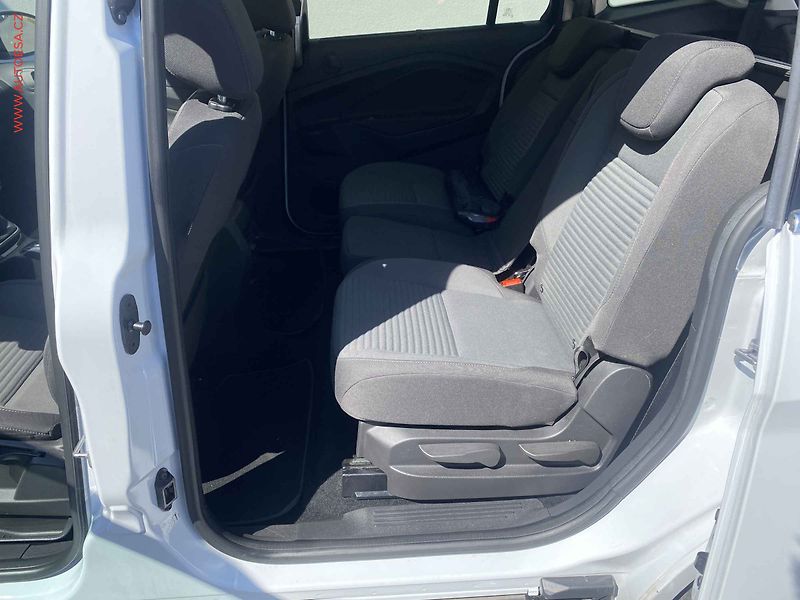 Ford Grand C-MAX (2015) 1.5 EB, Titanium, bixen - fotka 10 z 14