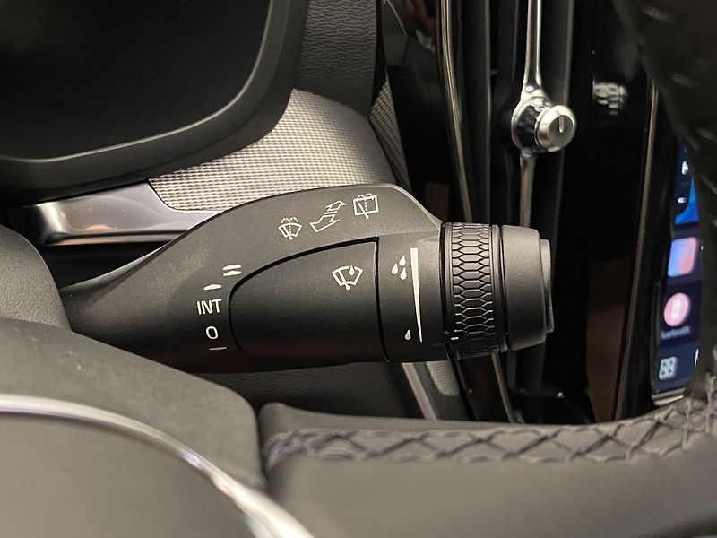 Volvo V60 (2026) B4 AUT DARK PLUS - fotka 30 z 57