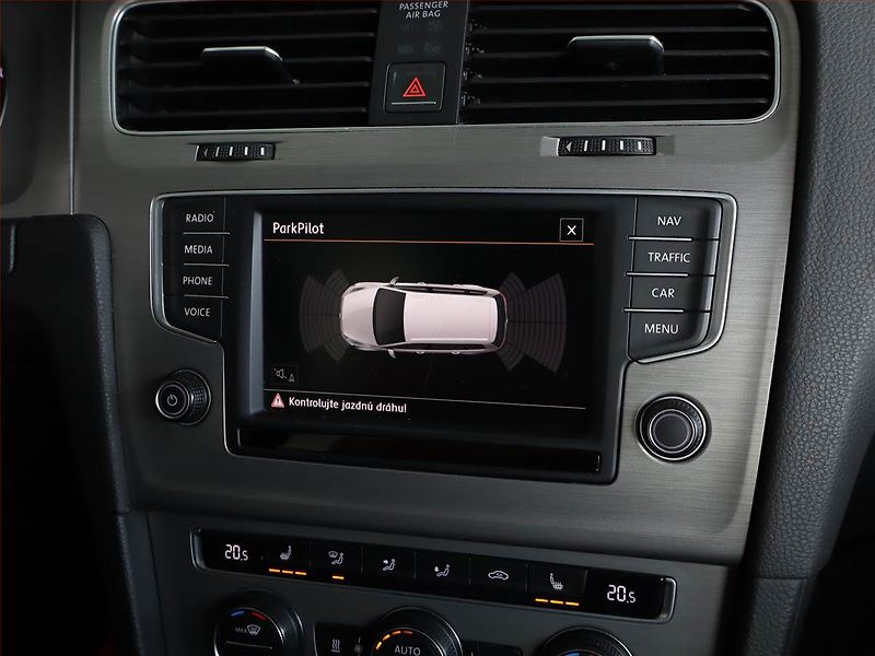 Volkswagen Golf (2016) 1.6 TDI, Automat, Serv.kniha - fotka 20 z 24