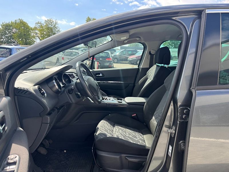 Peugeot 3008 (2010) 1,6 HDI 80 Kw - fotka 10 z 30