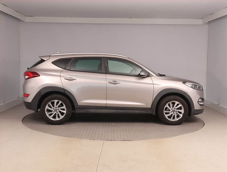 Hyundai Tucson (2017) 1.6 T-GDI, Serv.kniha, Navi - fotka 6 z 15