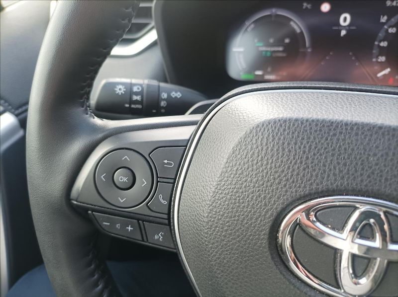 Toyota RAV4 2,5 Executive - fotka 15 z 21