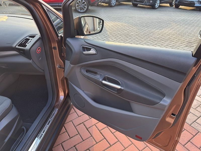 Ford C-MAX (2013) 1.0i EB Klima Winter Paket - fotka 15 z 44