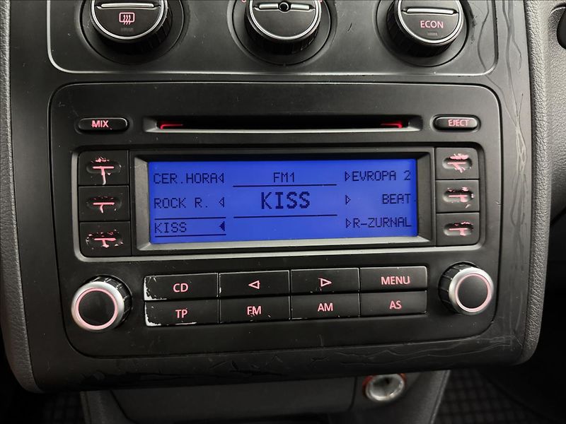 Volkswagen Touran 1,6 i 75kW AC NOVÉ PRAHY APOD. - fotka 15 z 29