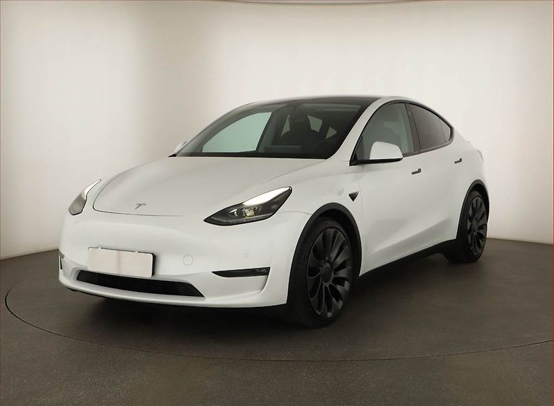 Tesla Model Y (2022) Performance 79kWh - fotka 2 z 29