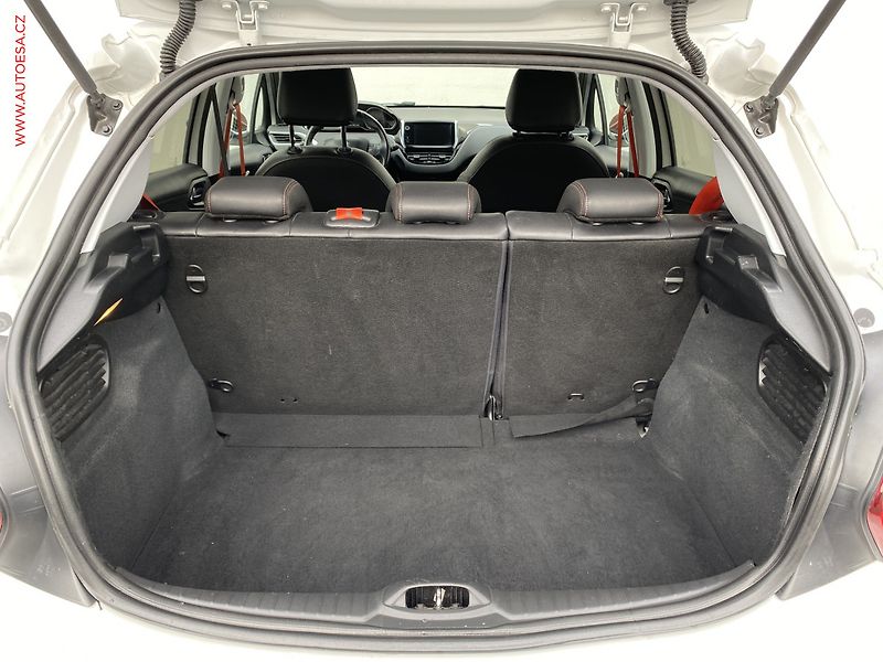 Peugeot 208 (2017) 1.2PT, Roland Garros, panor - fotka 7 z 17