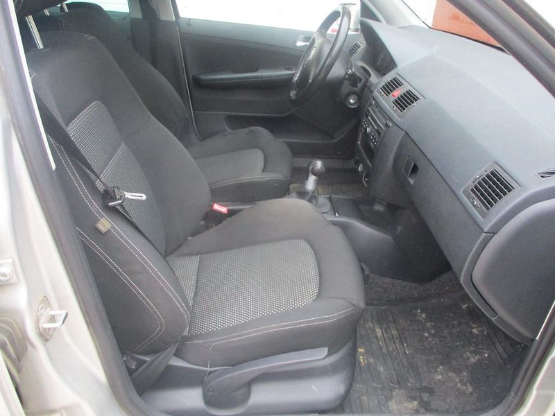 Škoda Fabia 1.9 TDi KLIMA +SADA KOL - fotka 15 z 34