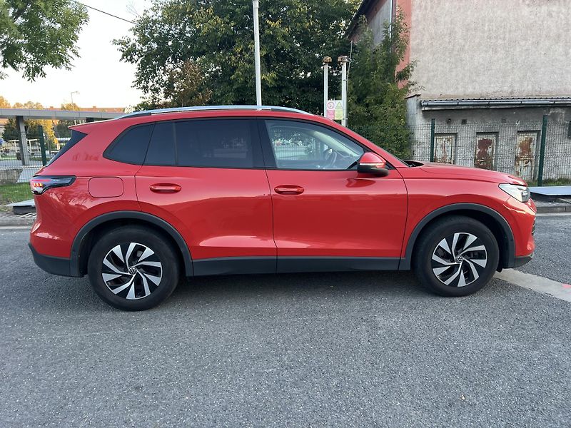 Volkswagen Tiguan (2024) 15