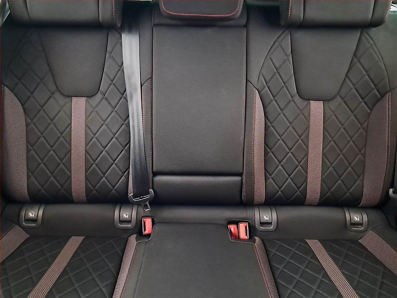 Škoda Octavia (2023) RS 2.0 TSI - fotka 10 z 32