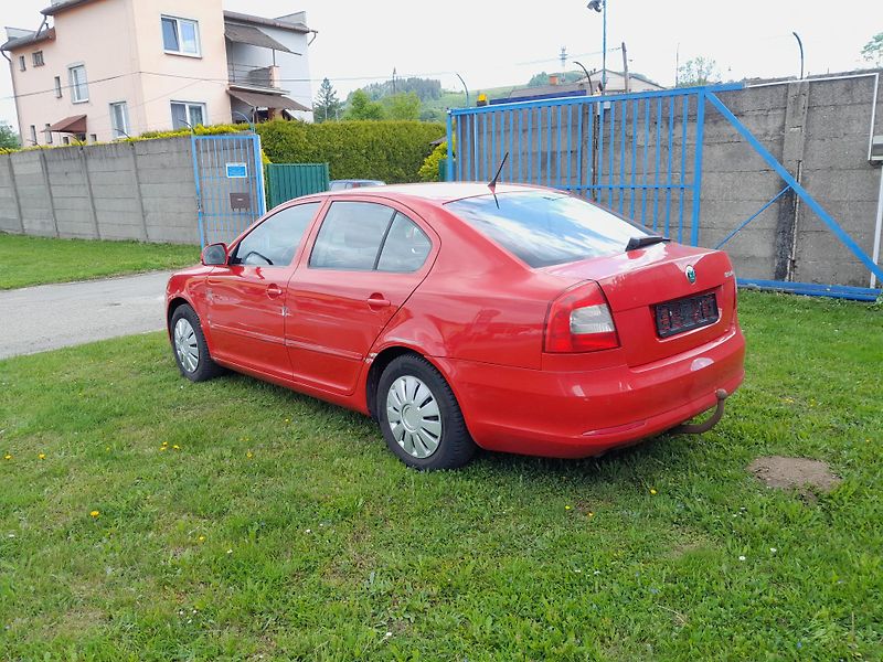 Škoda Octavia (2012) 1,2 TSI 77KW serviska 2x klíč - fotka 5 z 16
