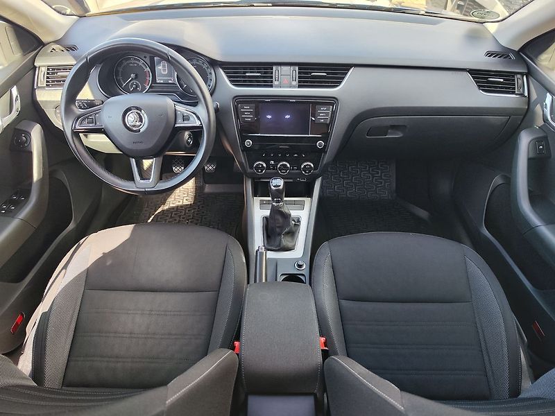 Škoda Octavia 1.4 TSI/110kW Trumf Plus - fotka 13 z 28