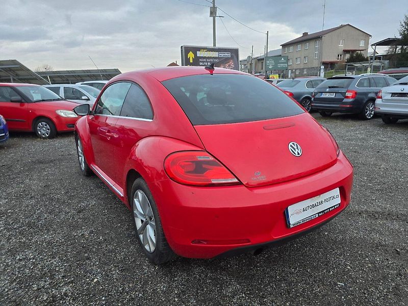 Volkswagen Beetle (2012) 1.6 TDi 2012 - fotka 5 z 17
