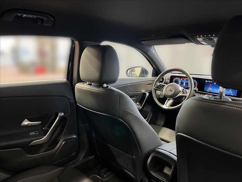 Mercedes-Benz Třídy A 180 Progressive Line - fotka 20 z 21