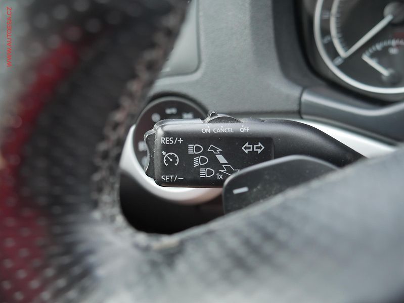 Škoda Octavia (2011) 2.0 TDi, RS, DSG, bixen - fotka 16 z 20