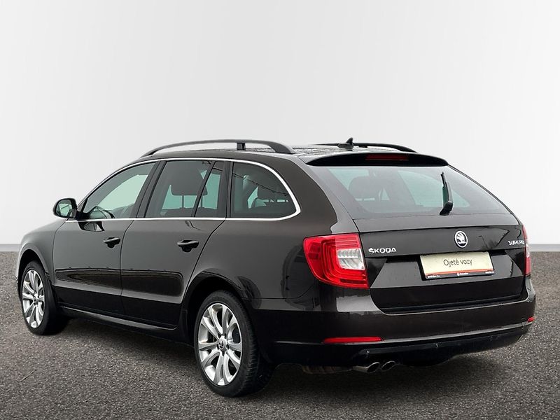 Škoda Superb AMBITION DSG - fotka 15 z 25