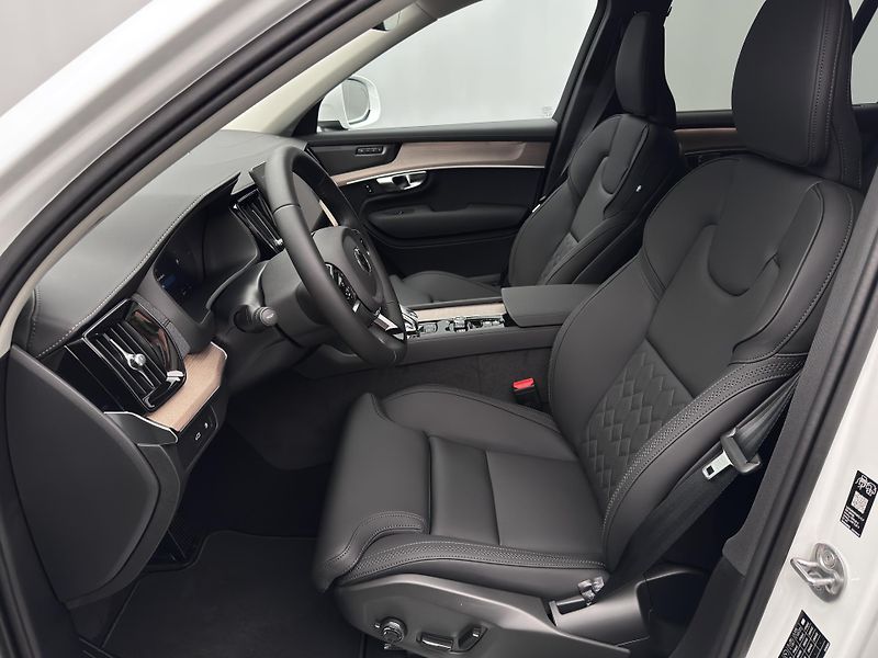 Volvo XC90 (2026) T8 AWD Plug-in BRIGHT PLUS 7m - fotka 3 z 27