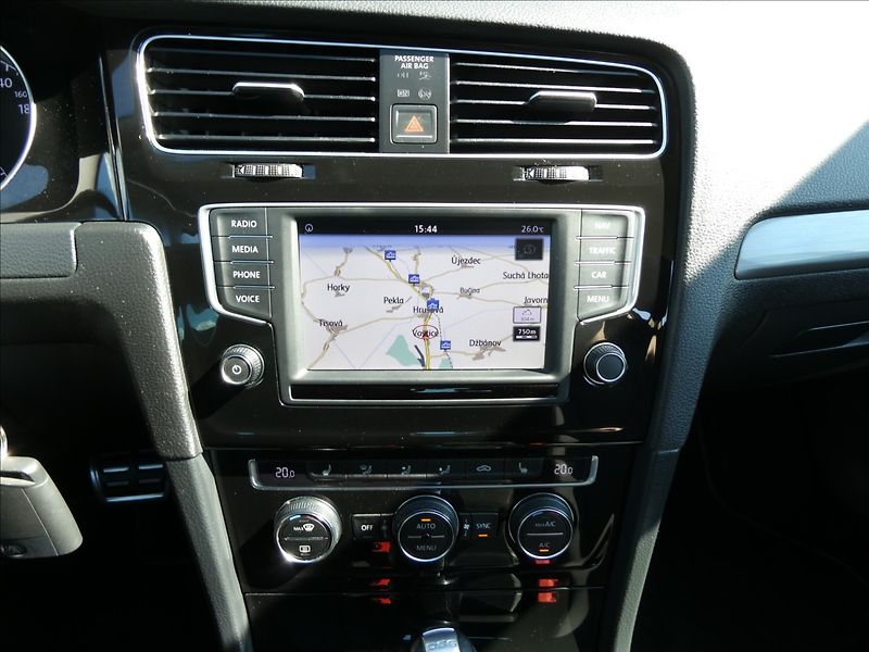 Volkswagen Golf 1,6 TDi 81kW DSG ALLSTAR,2xkol - fotka 32 z 50