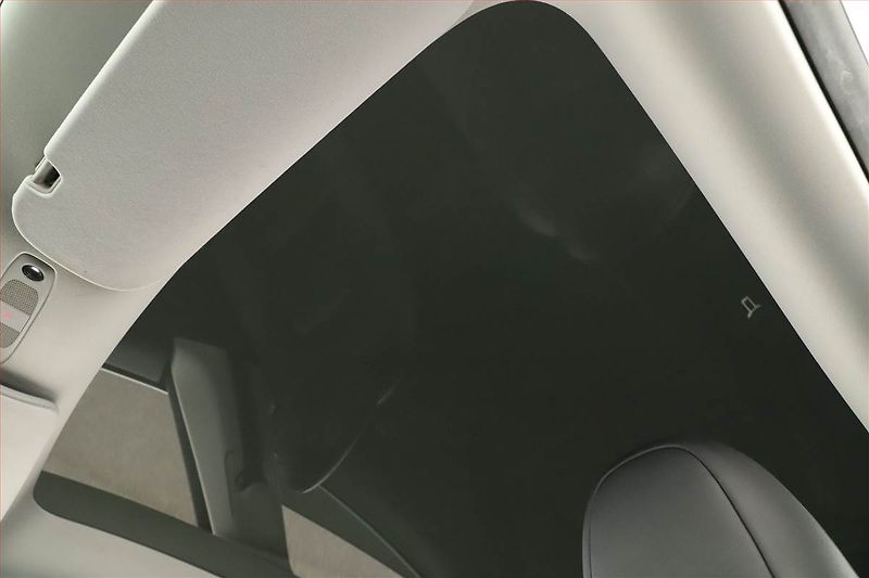 Tesla Model Y (2023) Long Range AWD 79kWh, SoH 91% - fotka 13 z 27