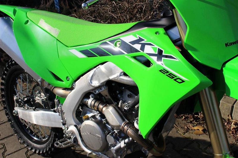 Kawasaki KX 250 F (2025) Nový model 2025 SKLADEM - fotka 2 z 7