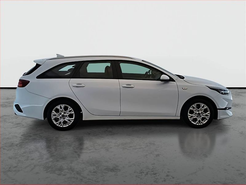 Kia Ceed (2022) 1.5 T-GDI, ČR,1.maj - fotka 6 z 17
