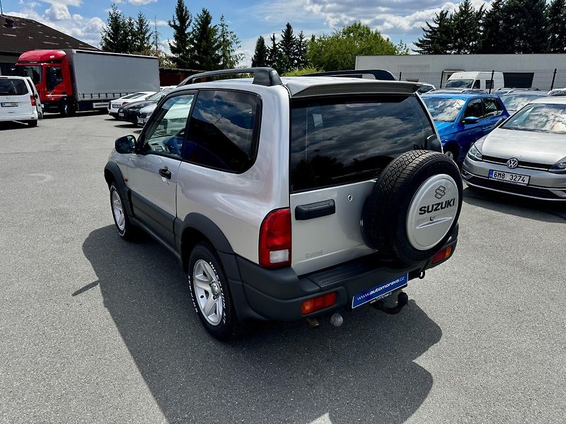 Suzuki Grand Vitara (2005) 1.6i 69 kw 4x4 - fotka 8 z 23