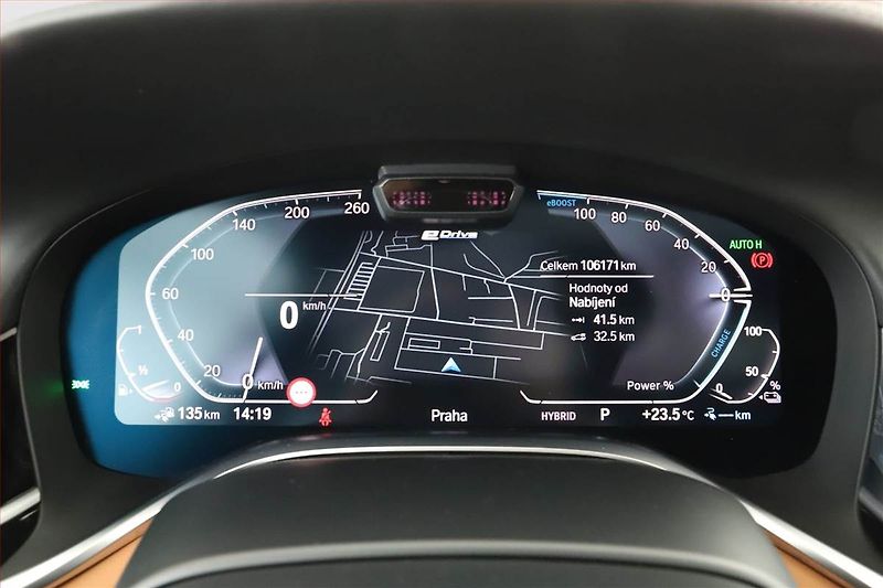 BMW Řada 7 (2019) 745Le - fotka 14 z 19