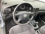 Volkswagen Passat (2003) 1.6 i, AC, tempo - náhled 12