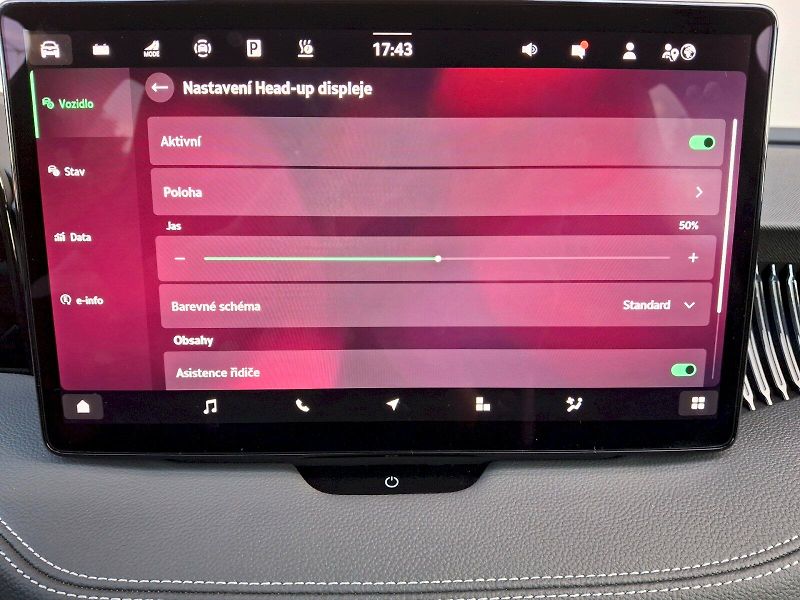 Škoda Superb (2025) Combi iV SportLine DSG 1,5TSi - fotka 25 z 35