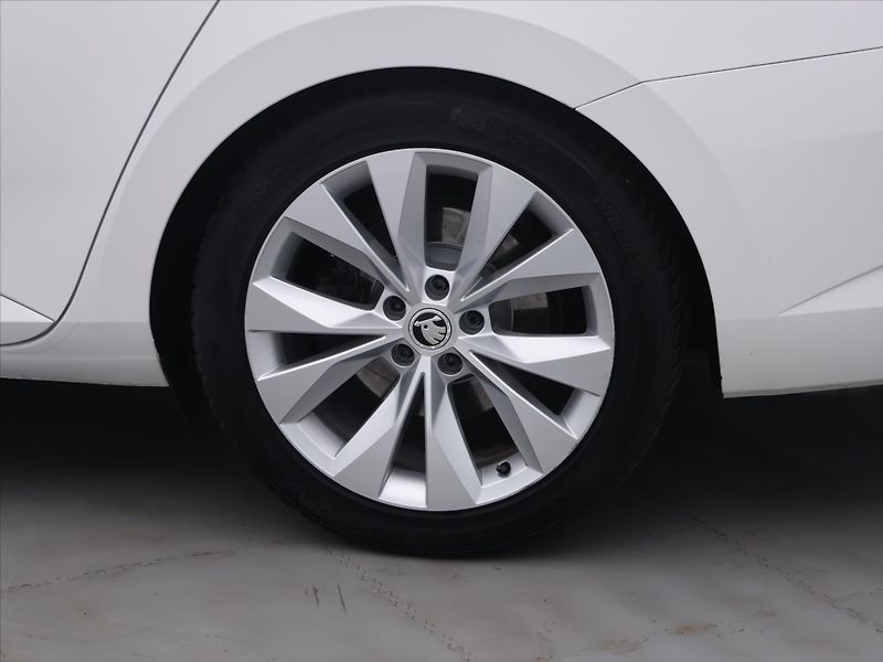 Škoda Superb 2,0 TDI 140kW L&K Navi CZ - fotka 23 z 30