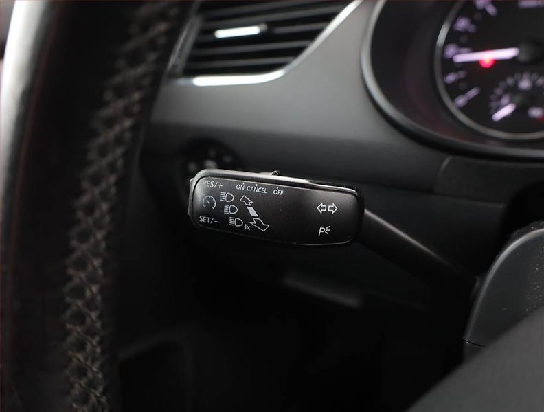 Škoda Octavia (2014) 1.6 TDI, Serv.kniha, Tempomat - fotka 11 z 13