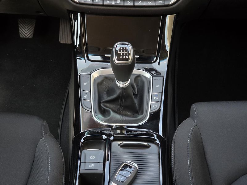 Hyundai i30 (2024) 1,5i 70kW WG STYLE - fotka 14 z 16
