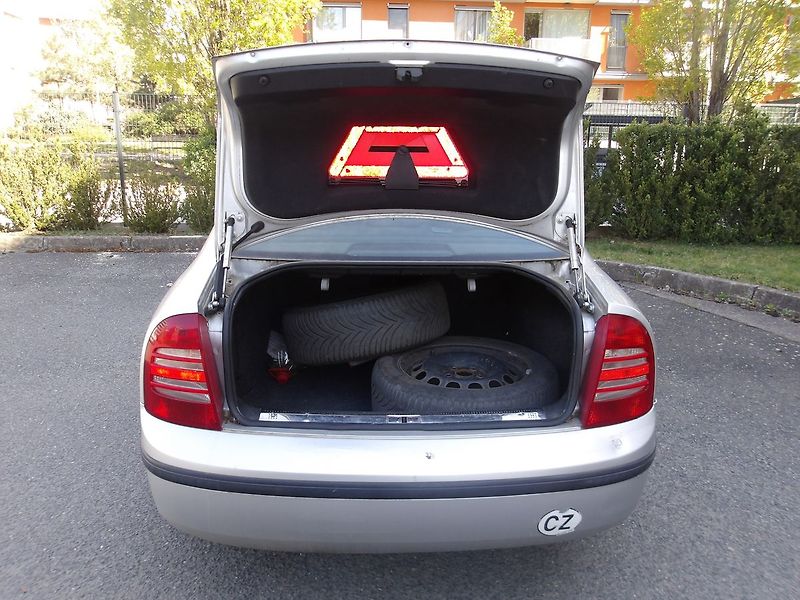 Škoda Superb 1,9TDi 96kW ! - fotka 14 z 25
