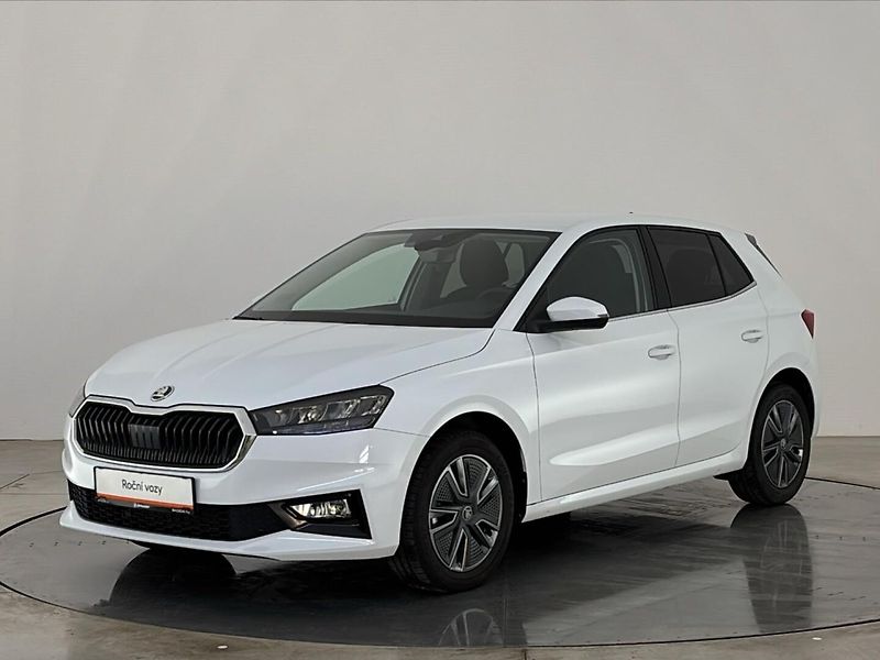 Škoda Fabia Top Selection + zimní kola - fotka 1 z 28
