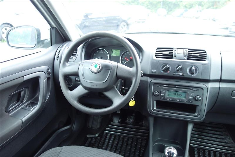 Škoda Fabia 1,4 i 16V 63KW, ČR, AMBITION. - fotka 17 z 29