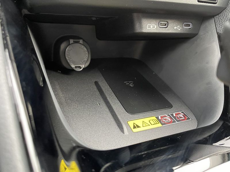Toyota Yaris 1.5 Hybrid ODBĚR IHNED - fotka 19 z 27