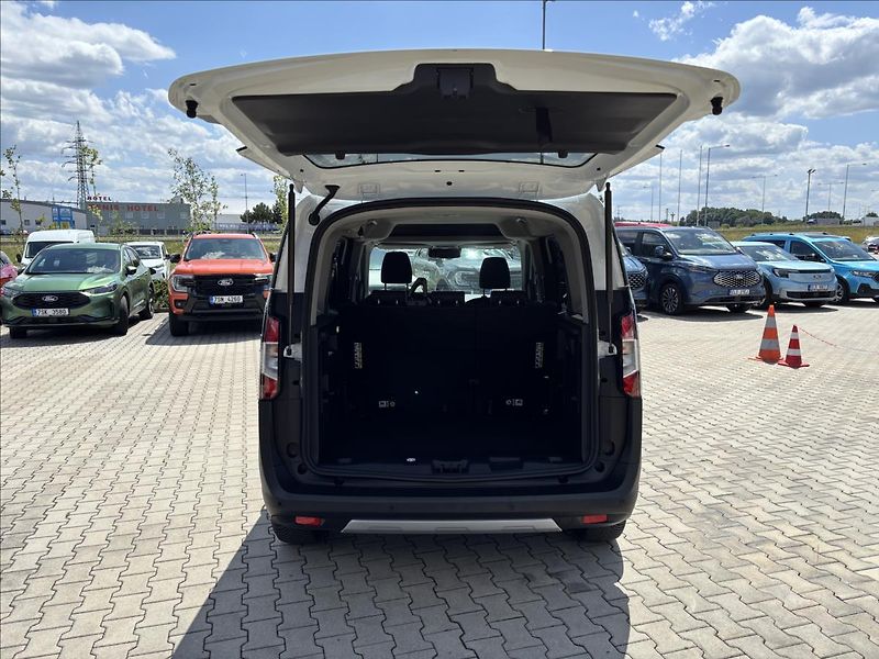 Ford Tourneo Courier 1,0 EcoBoost 91 kW Actice AUT - fotka 10 z 44