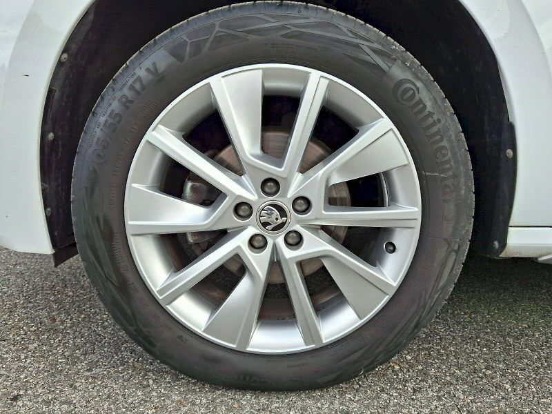 Škoda Kamiq (2022) Style 1,5TSi 110kW - fotka 35 z 35