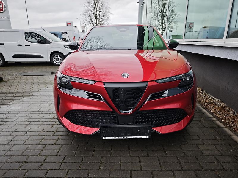 Alfa Romeo Junior (2026)  Elettrica Speciale 156PS 54kW - fotka 7 z 43
