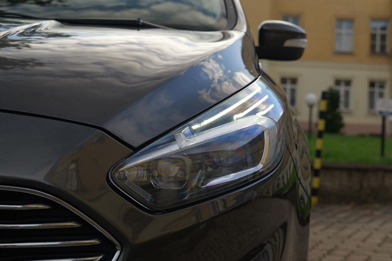 Ford S-MAX 2.0 Kůže Panorama 7 míst Tažné - fotka 9 z 52