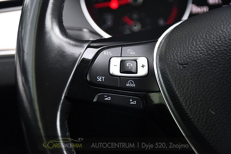 Volkswagen Passat 2,0TDi DSG NAVI 2xKOLA  - fotka 29 z 51