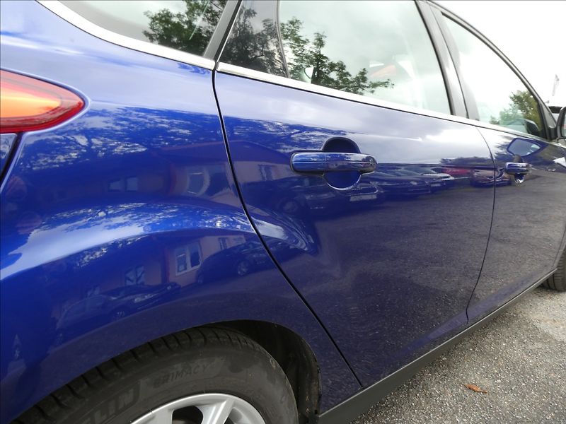 Ford Focus 1,5 110kW 1.MAJITEL, SERVISKA - fotka 13 z 48