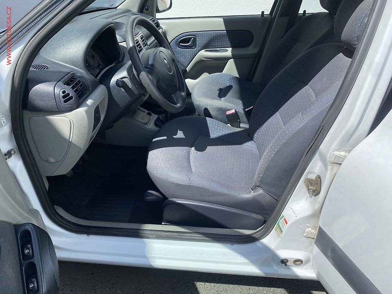 Renault Thalia (2006) 1.4i, ČR, AC - fotka 9 z 16